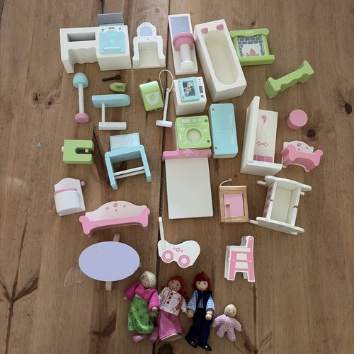 Wooden dolls house - furniture,